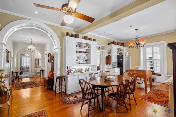 Chandelier, Dining room, Interior, Recessed Lighting, Wood Texture Flooring