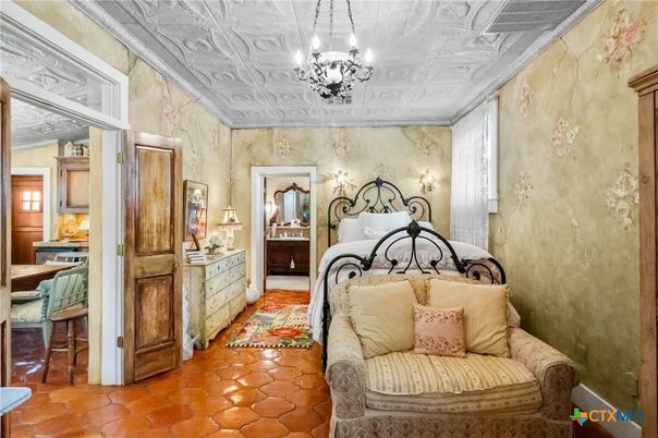 Bedroom, Chandelier, Interior, Pendant Lights