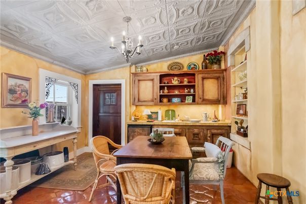 Chandelier, Dining room, Interior