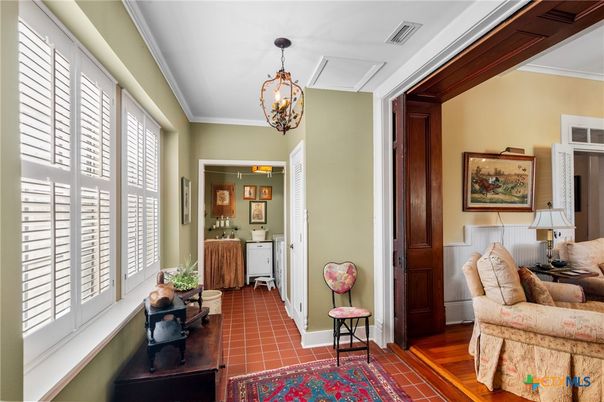 Chandelier, Interior, Pendant Lights