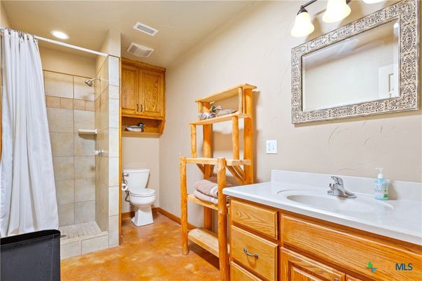 Bathroom, Interior, Recessed Lighting