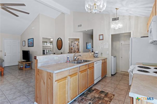 Chandelier, Interior, Kitchen