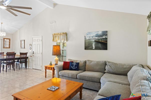 Dining room, Interior, Living room, Pendant Lights