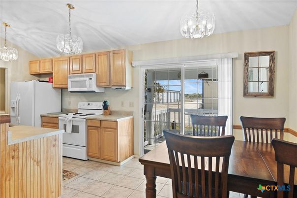 Chandelier, Dining room, Interior, Kitchen, Pendant Lights