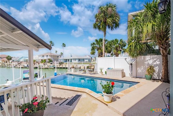 Exterior, Pool, Water