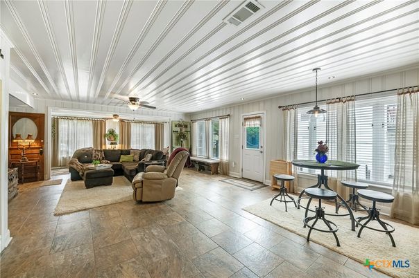 Interior, Living room, Pendant Lights