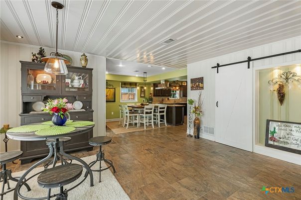 Dining room, Interior, Kitchen, Pendant Lights, Recessed Lighting, Wood Texture Flooring