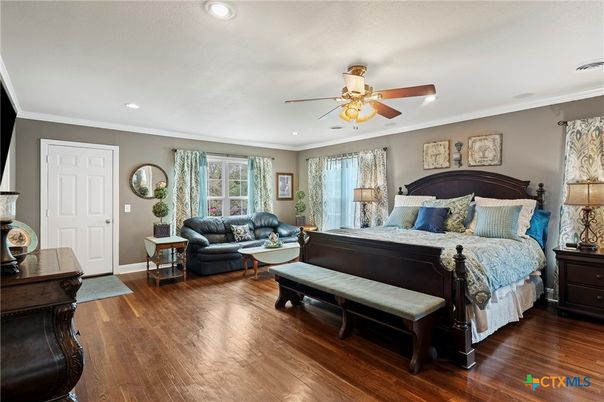 Bedroom, Interior, Living room, Recessed Lighting, Wood Texture Flooring
