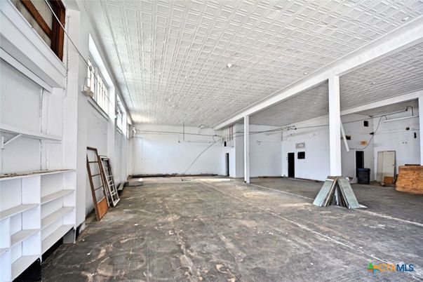 Garage, Interior