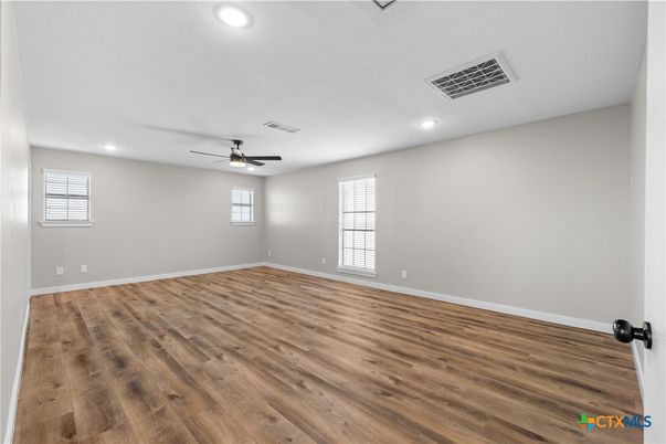 Empty room, Interior, Recessed Lighting, Wood Texture Flooring