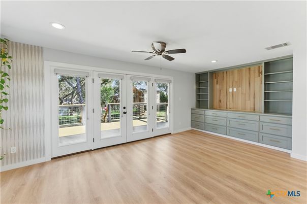 Empty room, Interior, Recessed Lighting, Wood Texture Flooring
