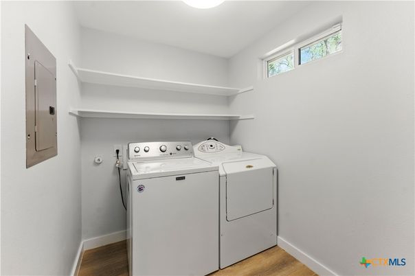 Interior, Utility Closets, Washer, Wood Texture Flooring