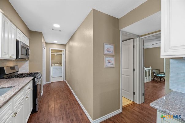 Dining room, Interior, Kitchen, Recessed Lighting, Wood Texture Flooring