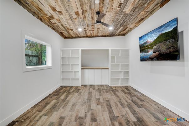 Empty room, Interior, Recessed Lighting, Wooden Ceilings, Wood Texture Flooring