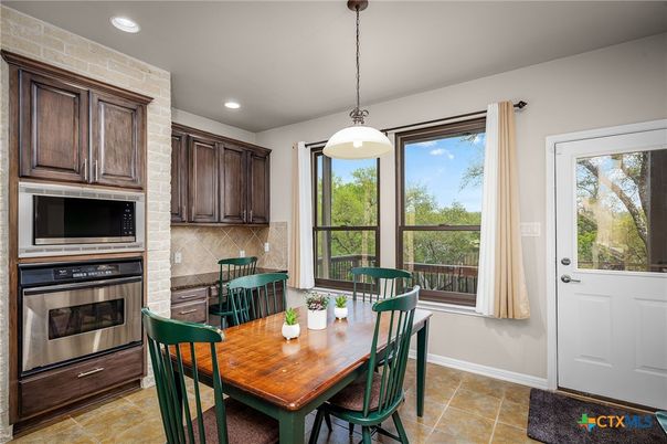 Dining room, Interior, Kitchen, Pendant Lights, Recessed Lighting, Stainless Steel Appliances