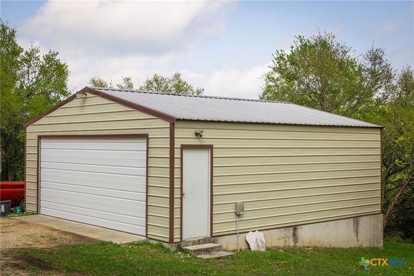 Detached Garage, Exterior