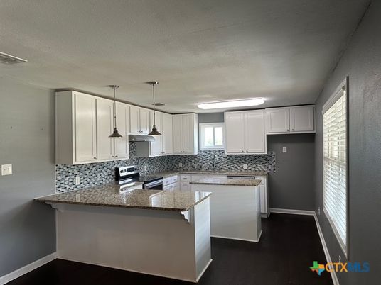 Interior, Kitchen, Pendant Lights, Wood Texture Flooring