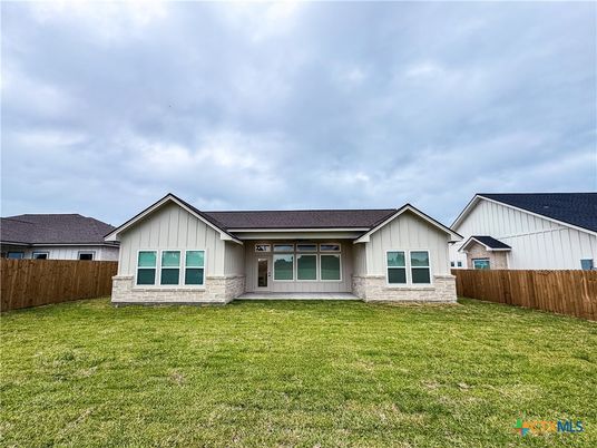 Backyard, Exterior, Facade, Farmhouse