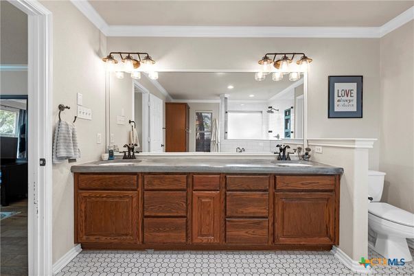 Bathroom, Dual Sink Vanities, Interior