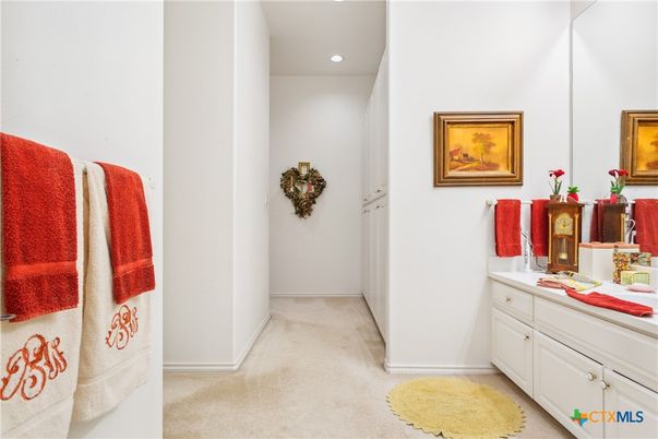 Bathroom, Interior, Recessed Lighting