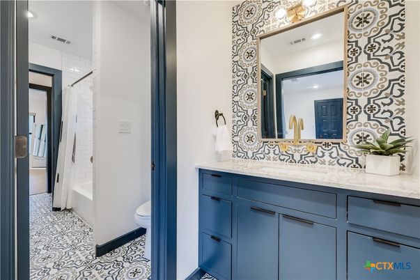 Bathroom, Interior, Recessed Lighting