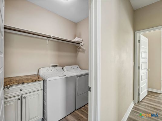 Interior, Utility Closets, Washer, Wood Texture Flooring