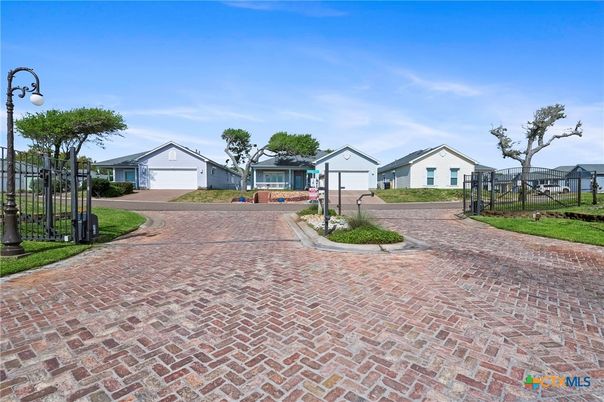 Backyard, Detached Garage, Exterior