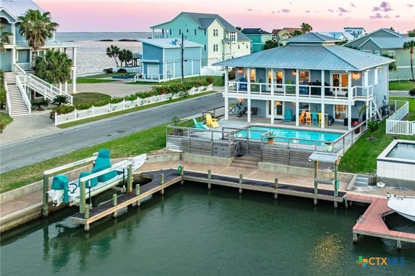 Exterior, Lake