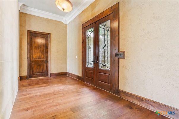Interior, Pendant Lights, Wood Texture Flooring