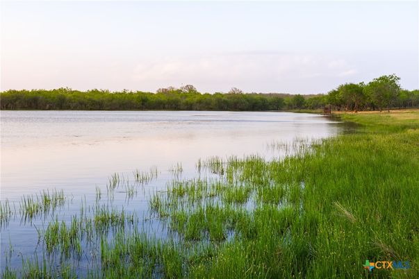 Exterior, Lake