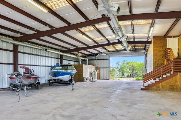 Garage, Interior, Wooden Beams
