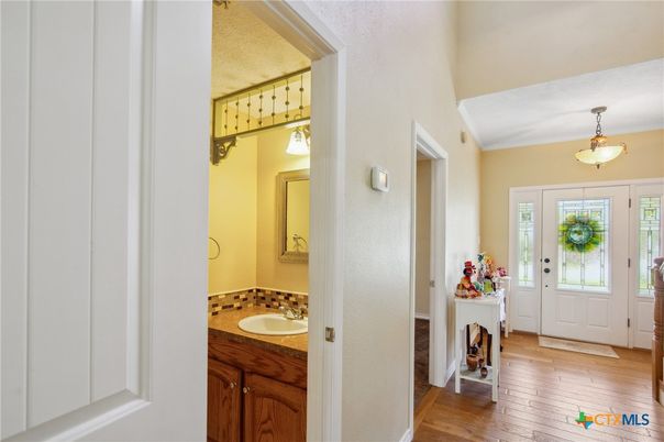 Bathroom, Interior, Pendant Lights, Wood Texture Flooring