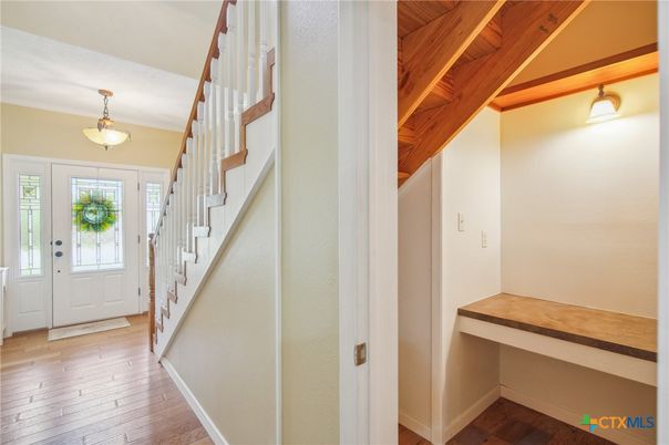 Interior, Pendant Lights, Wooden Beams, Wooden Ceilings, Wood Texture Flooring