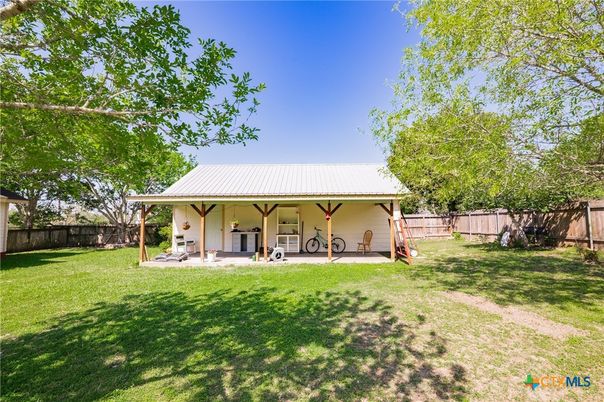 Backyard, Exterior