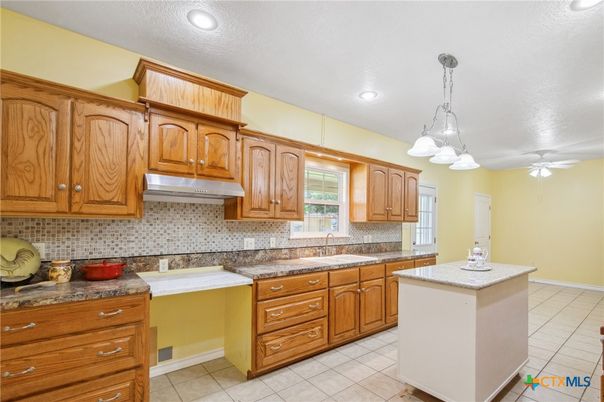 Interior, Kitchen, Pendant Lights, Recessed Lighting