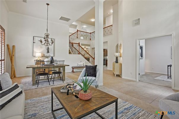 Chandelier, Dining room, Interior, Living room, Pendant Lights, Recessed Lighting