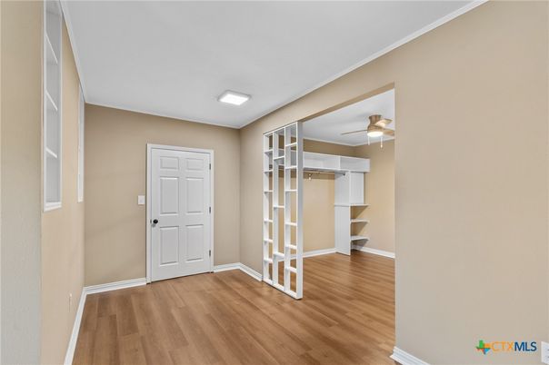 Empty room, Interior, Recessed Lighting, Walk-in Closets, Wood Texture Flooring