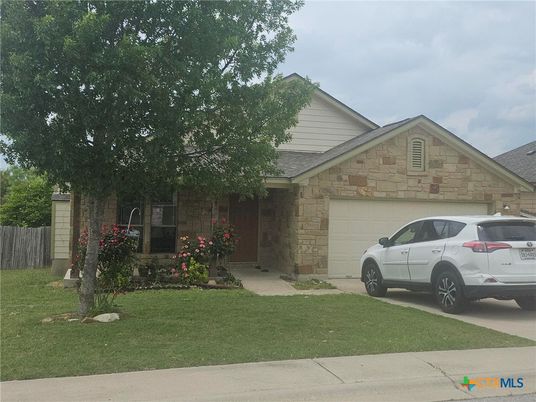 Attached, Exterior, Facade, American Craftsman