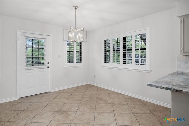 Empty room, Interior, Pendant Lights