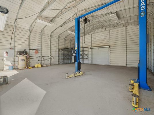 Garage, Interior