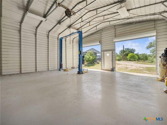 Garage, Interior