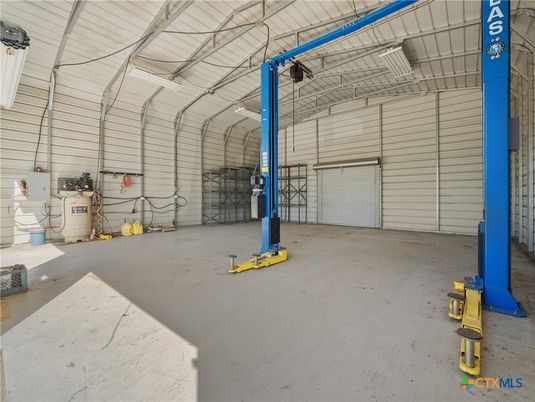 Garage, Interior