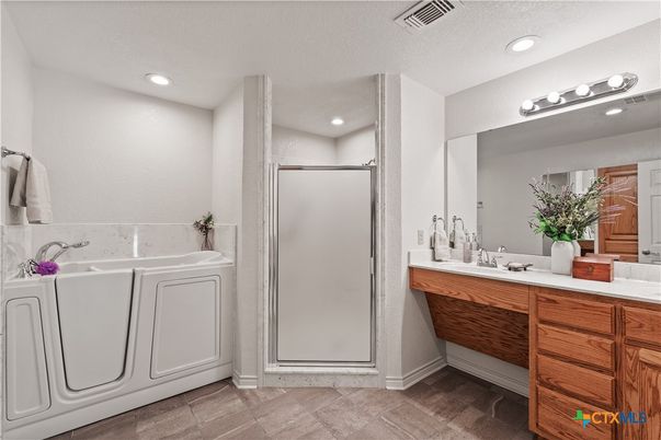 Bathroom, Dual Sink Vanities, Interior, Recessed Lighting, Washer