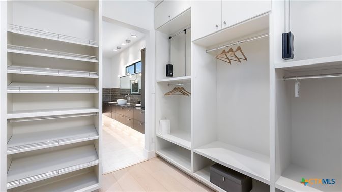 Interior, Walk-in Closets, Wood Texture Flooring