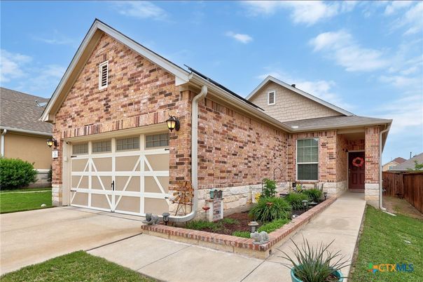 Attached, Exterior, Facade, Brick Facade, Brick Traditional