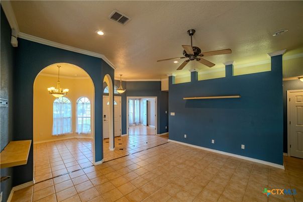 Chandelier, Empty room, Interior, Pendant Lights, Recessed Lighting