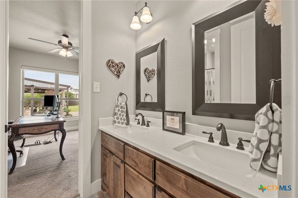 Bathroom, Dual Sink Vanities, Interior