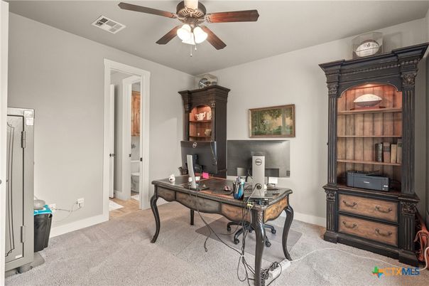 Home Office, Interior