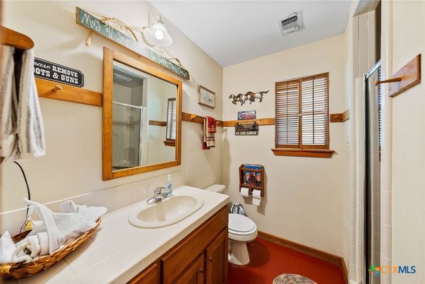 Bathroom, Interior, Tile Countertops