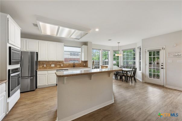 Dining room, Interior, Kitchen, Pendant Lights, Recessed Lighting, Wood Texture Flooring